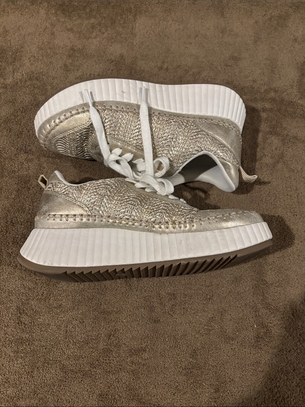 Universal Thread Gold and White Blend Persephone Platform Sneakers - Size 8 - Picture 5 of 7